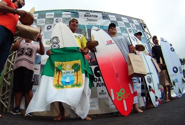 SP e SC saem na frente no CBSurf Junior Tour