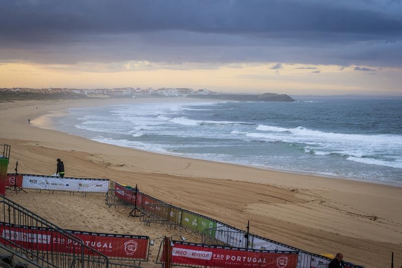 Início do Rip Curl Pro Portugal é adiado