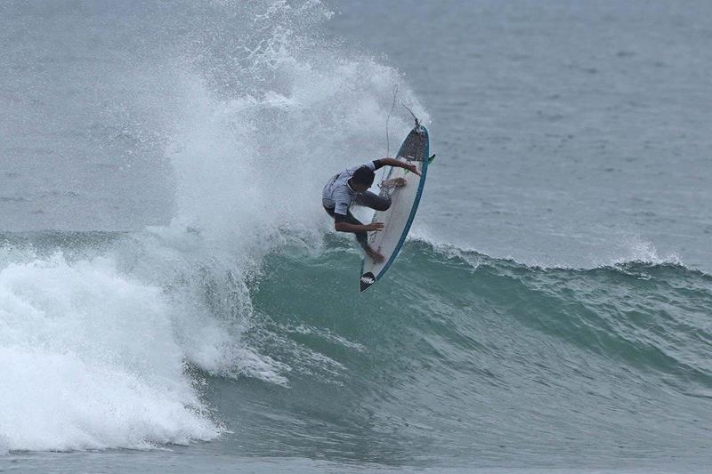 Hizunomê Bettero é tricampeão paulista de surf profissional