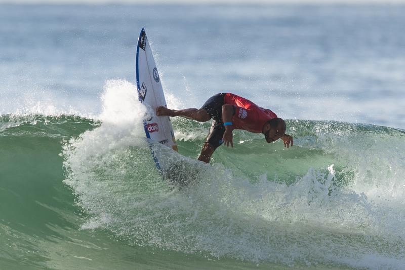 Jadson e Camarão nas oitavas do Sydney Surf Pro