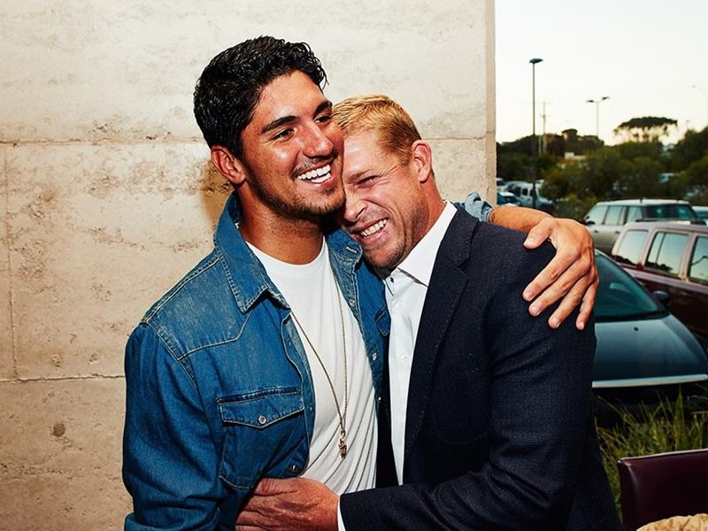 Gabriel Medina e Mick Fanning fazem live