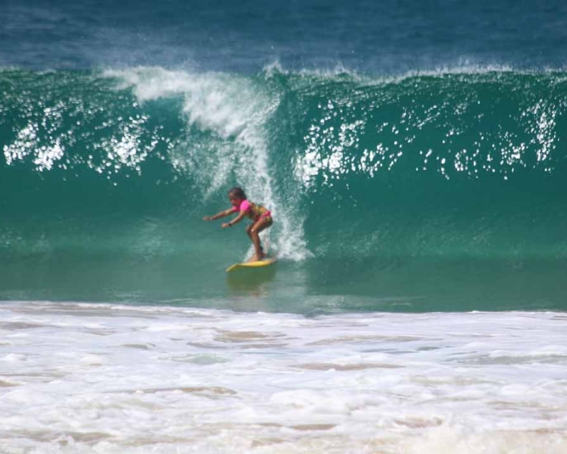 Campeonato De Surf On-line em Noronha