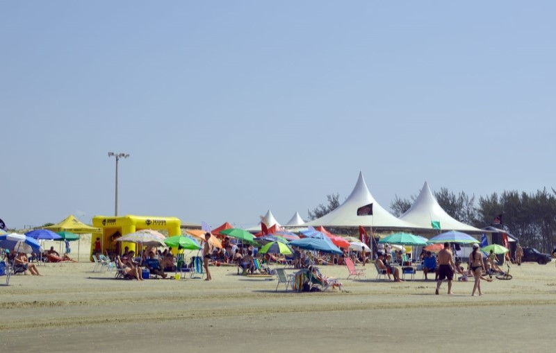 Etapa de verão ASCAS termina com um show de surf e praia lotada