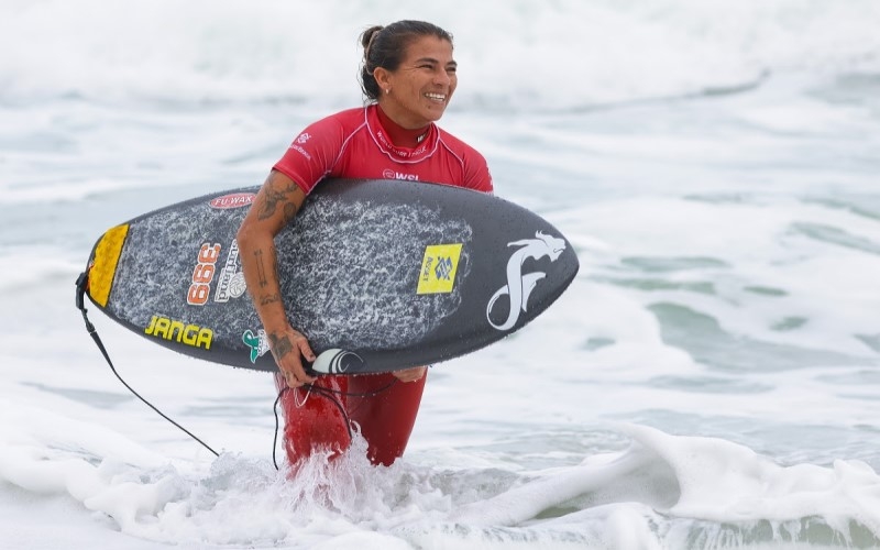 Silvana Lima é a campeã do primeiro Circuito Banco do Brasil de Surfe em Ubatuba