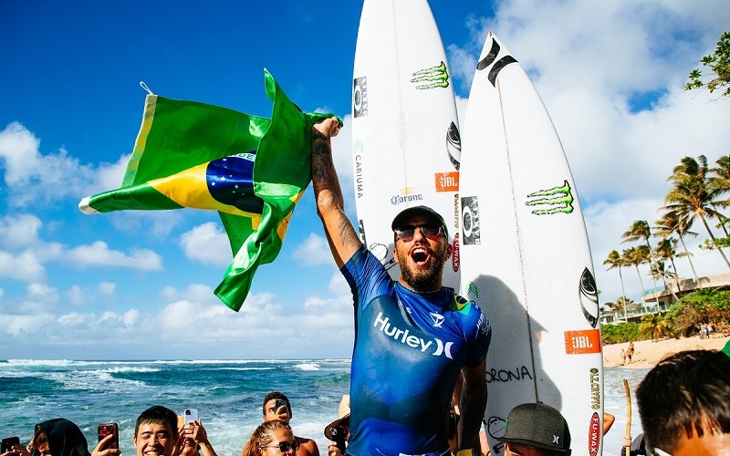 Filipe Toledo é o campeão do Hurley Pro Sunset Beach