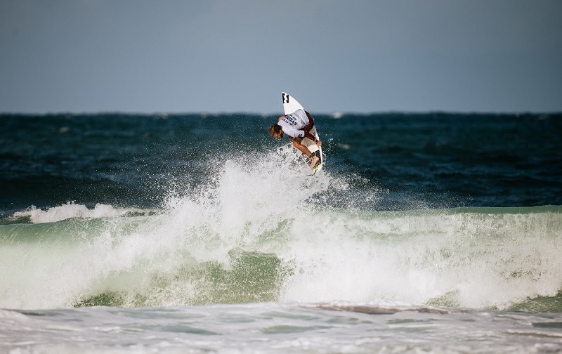 4 surfistas da Am do Sul se classificam na quinta do GWM Sydney Surf Pro