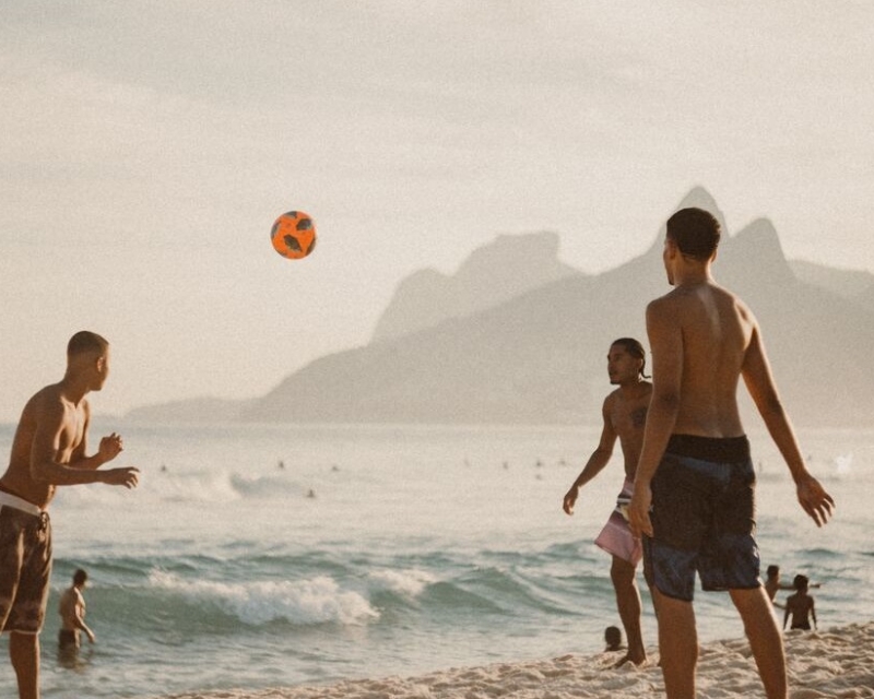 Futebol ou surf: como estes dois esportes moldam o caráter