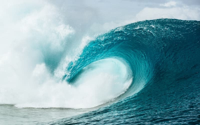Os melhores surfistas do mundo vão desafiar os tubos de Teahupo´o 