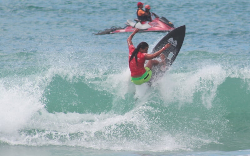 Monik Santos coloca Pernambuco no dia final do Dream Tour Porto de Galinhas