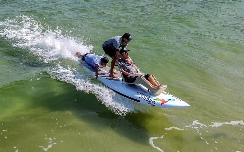 Copacabana recebe evento de surfe para pessoas com deficiência