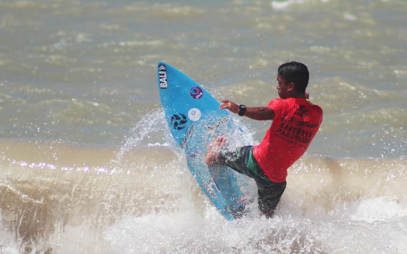 Campeões mundiais estrearam no CBSurf Parasurf Cabedelo 2024