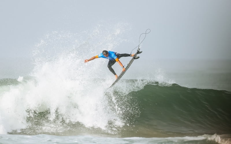 Três surfistas do Brasil chegam no domingo decisivo do Lexus US Open of Surfing