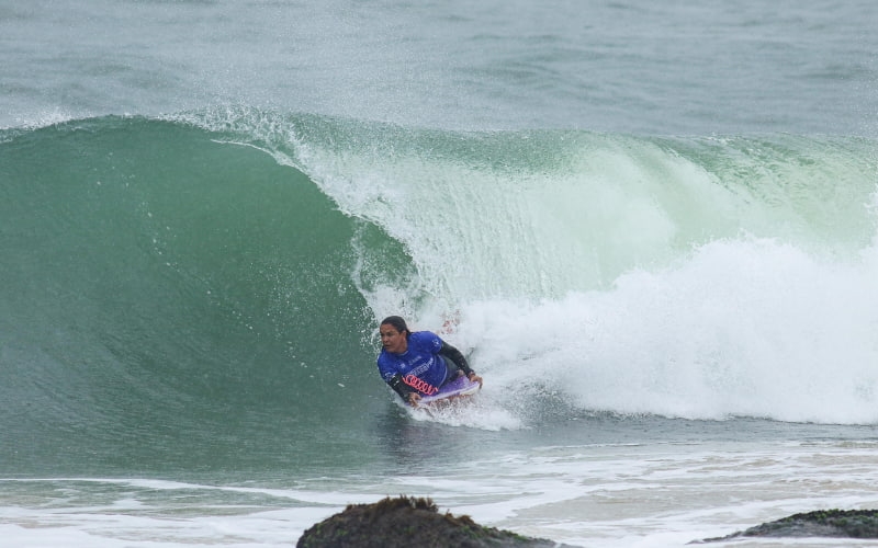 Neymara Carvalho é vice-campeã da segunda etapa do Circuito Catarinense de Bodyboarding