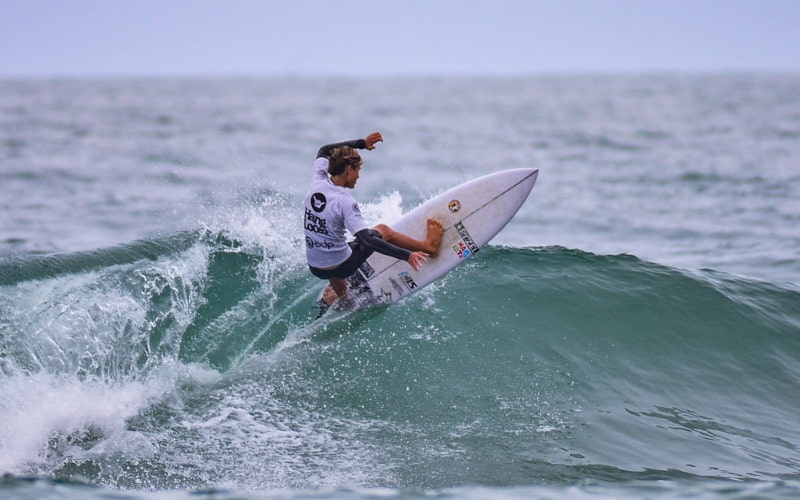 Guarujá é a grande campeã da Copa São Paulo durante a última etapa do Circuito Hang Loose Surf Attack 2024