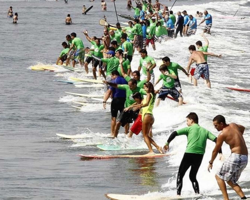 Desafio Blue Med 50+: mais de 200 surfistas buscam quebrar recorde mundial em Santos