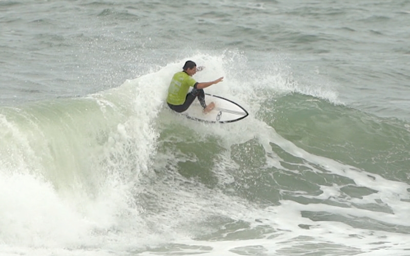 Imbituba coroa campeões: Renaro Hubbe e Luiza Rosa Teixeira vencem a última etapa do Imbitubense de surf 2024