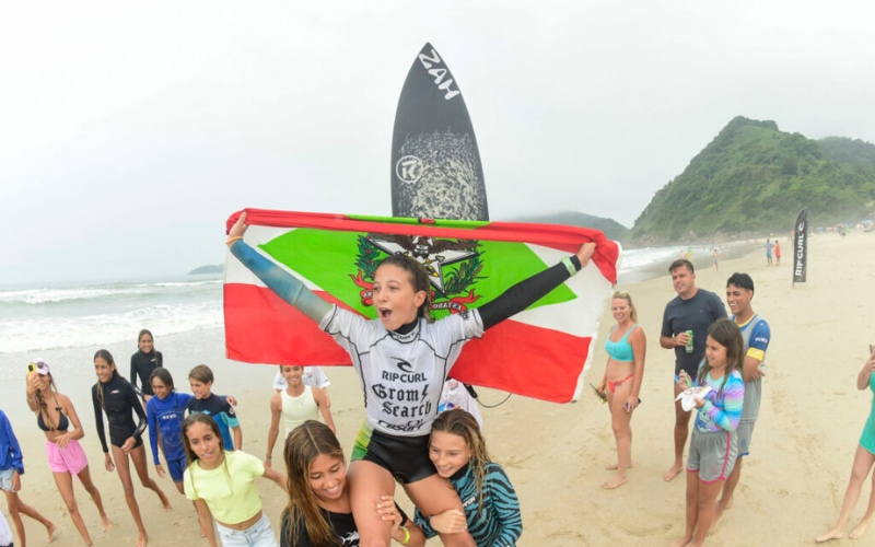 Vitória de Valentina Zanoni marca o final do CBSurf Rip Curl Grom Search 2024