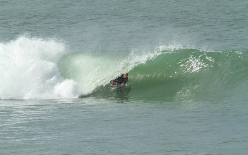 Erik Silvino e Clara Pontes vencem a Profissional e se consolidam como ídolos da nova geração do bodyboarding cearense 