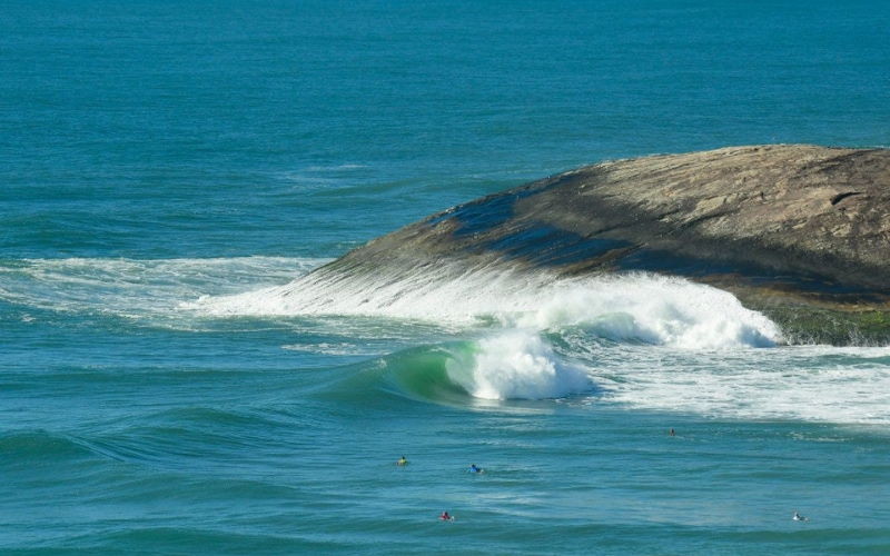 Altas ondas marcam a última etapa do Circuito Surf Talentos Oceano 2024