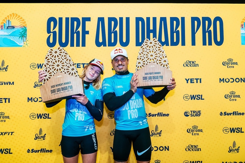 Caity Simmers e Italo Ferreira vencem a edição inaugural do Surf Abu Dhabi Pro