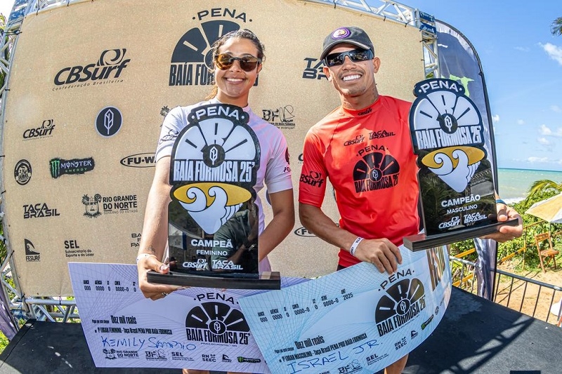 Israel Junior e Kemily Sampaio vencem os títulos do CBSurf Taça Brasil Pena Pro Baía Formosa