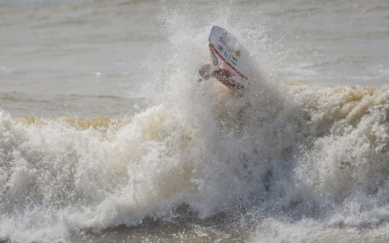 Quatro brasileiras buscam as semifinais do ArcelorMittal Wahine Bodyboarding Pro nesta quarta-feira (17)