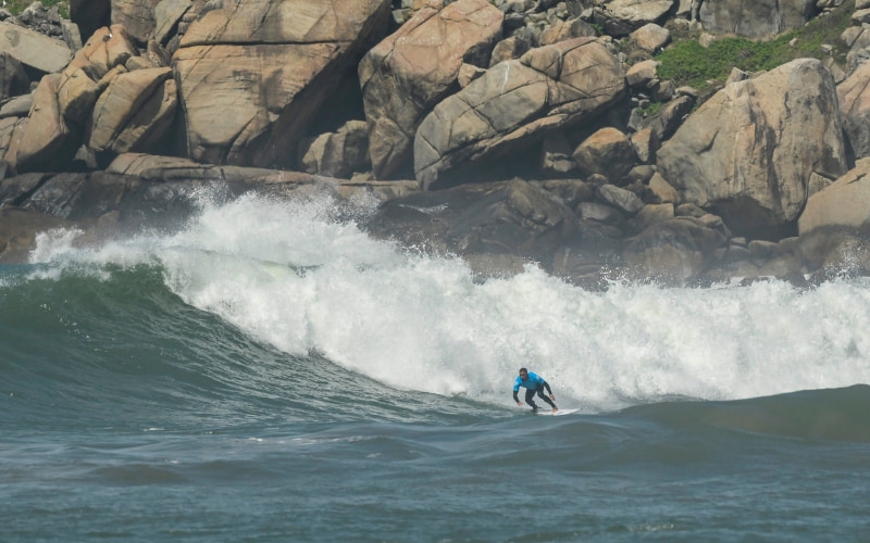 Atletas do CT, do CS e até campeão mundial entram em ação no segundo dia do Circuito Banco do Brasil de Surfe 2025