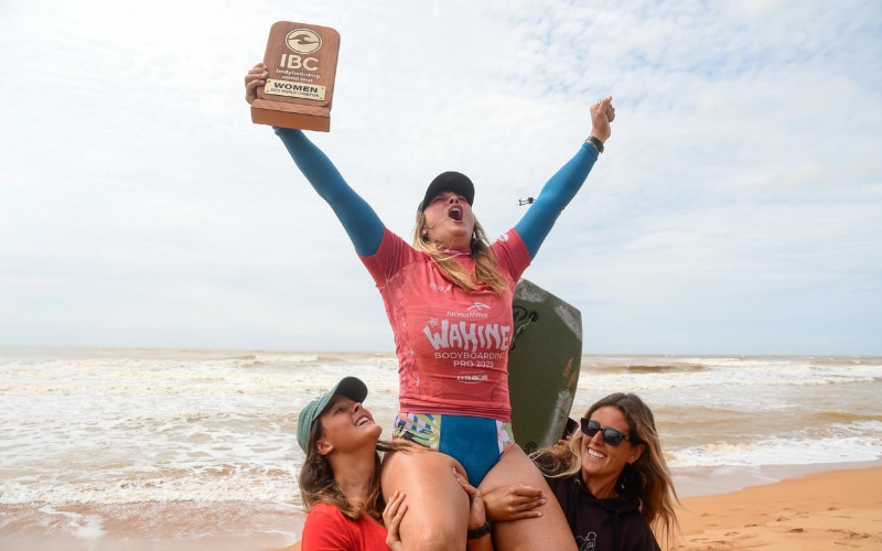 Alexandra Rinder é campeã mundial no ArcelorMittal Wahine Bodyboarding Pro