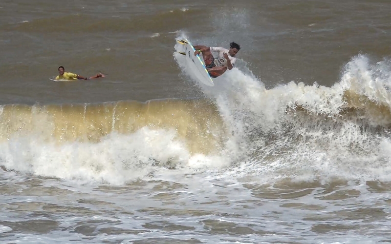 Aéreos arrancam as maiores notas no CBSurf Taça Brasil MS Regência Surf Pro