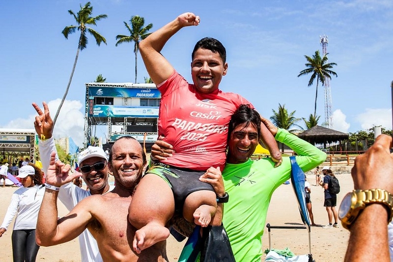 Seleção Brasileira de Parasurf embarca para o Mundial da ISA na Califórnia