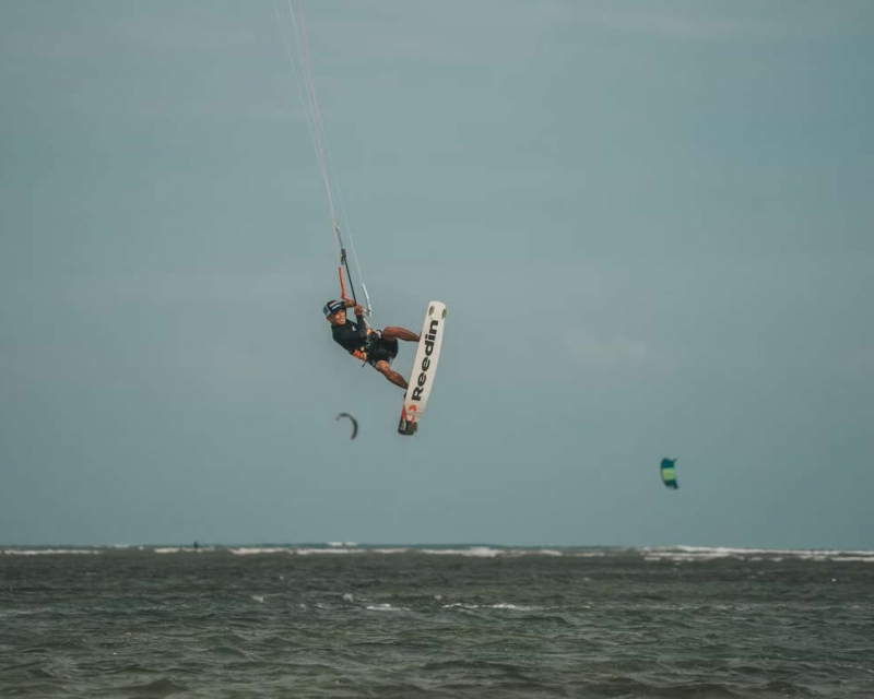 Os melhores spots de kitesurf no Brasil em 2025