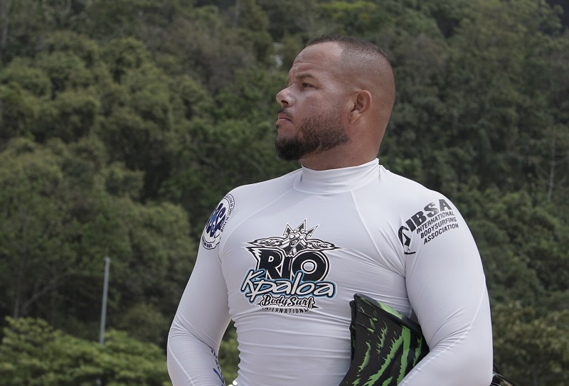 Capixaba João “Foca” Bazellatto conquista 3º lugar no Rio Kpaloa Bodysurf International e se classifica para o Mundial de 2026, na França
