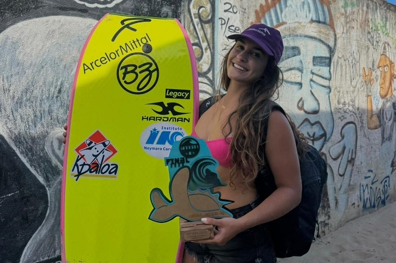 Luna Hardman fica em segundo lugar na etapa final do Circuito Brasileiro de Bodyboarding, em Búzios (RJ)