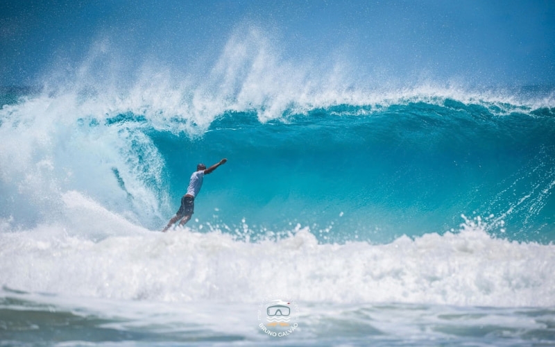 Circuito Neuronha Surf Pro 2026 começa em Fernando de Noronha