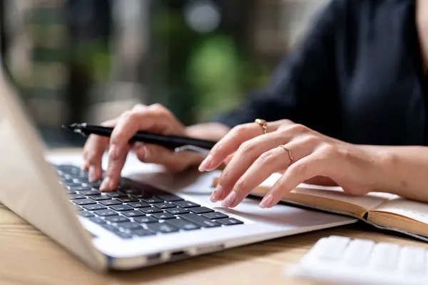 O Que Procurar Em Um Detector De IA Confiável