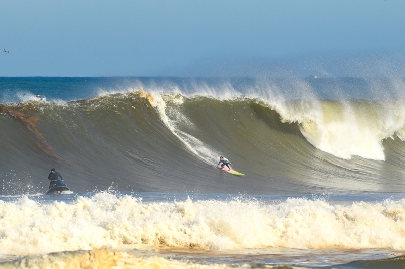 Sinal AMARELO para o CBSURF BIG WAVE MORMAII