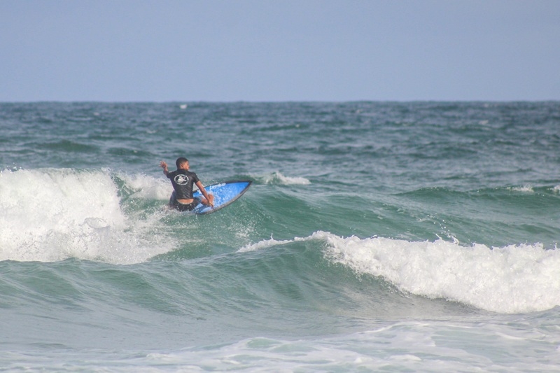 Surfistas da Praia do Francês celebram campeonato histórico e fortalecem a cultura local do surf
