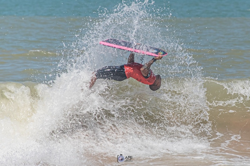 Lucas Nogueira vence na 1.a etapa do Estadual de Bodyboarding 2026 em Guarapari