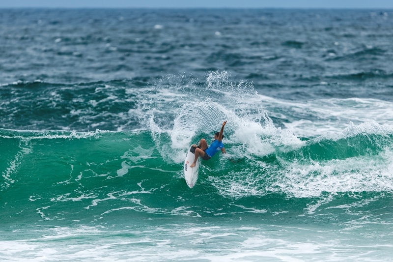 Mulheres estreiam no WSL REMA 2026 e movimentam terceiro dia do QS 6.000 International em Saquarema